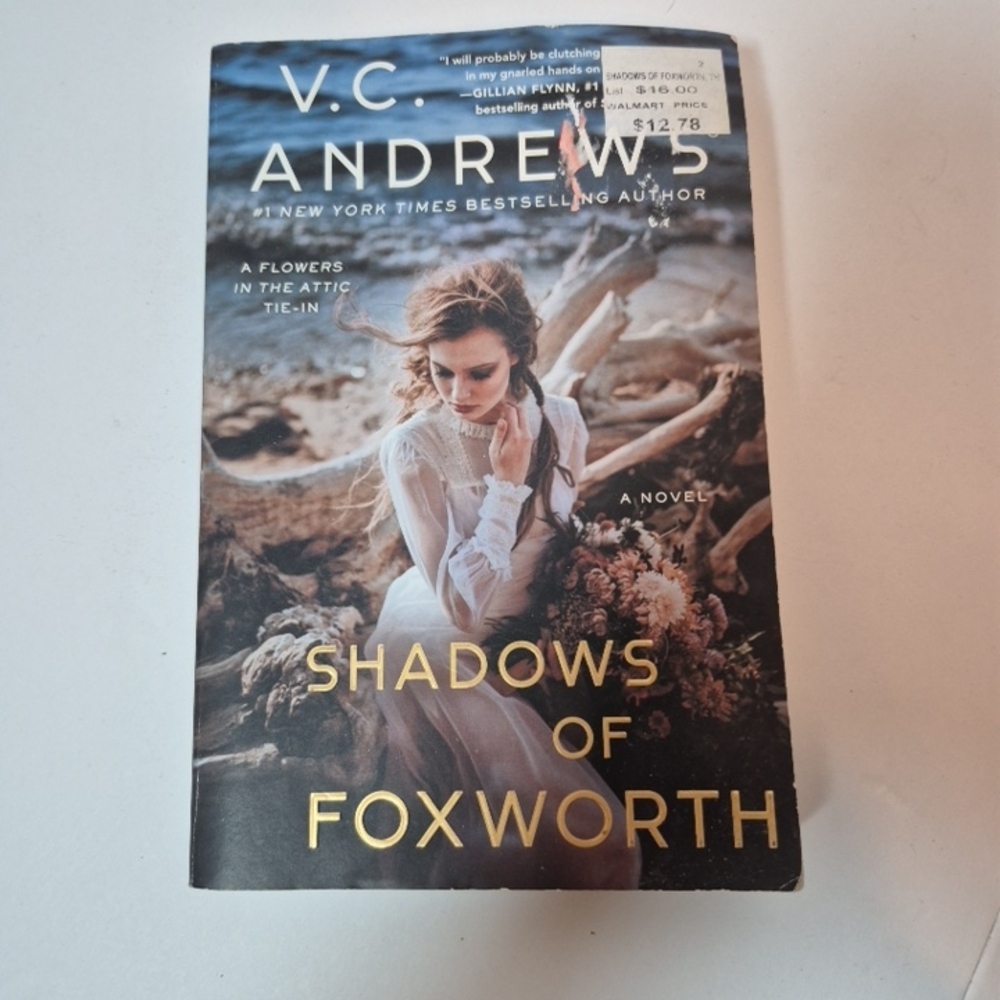 'Shadows of Foxworth' Novel - Black and White Cover‎